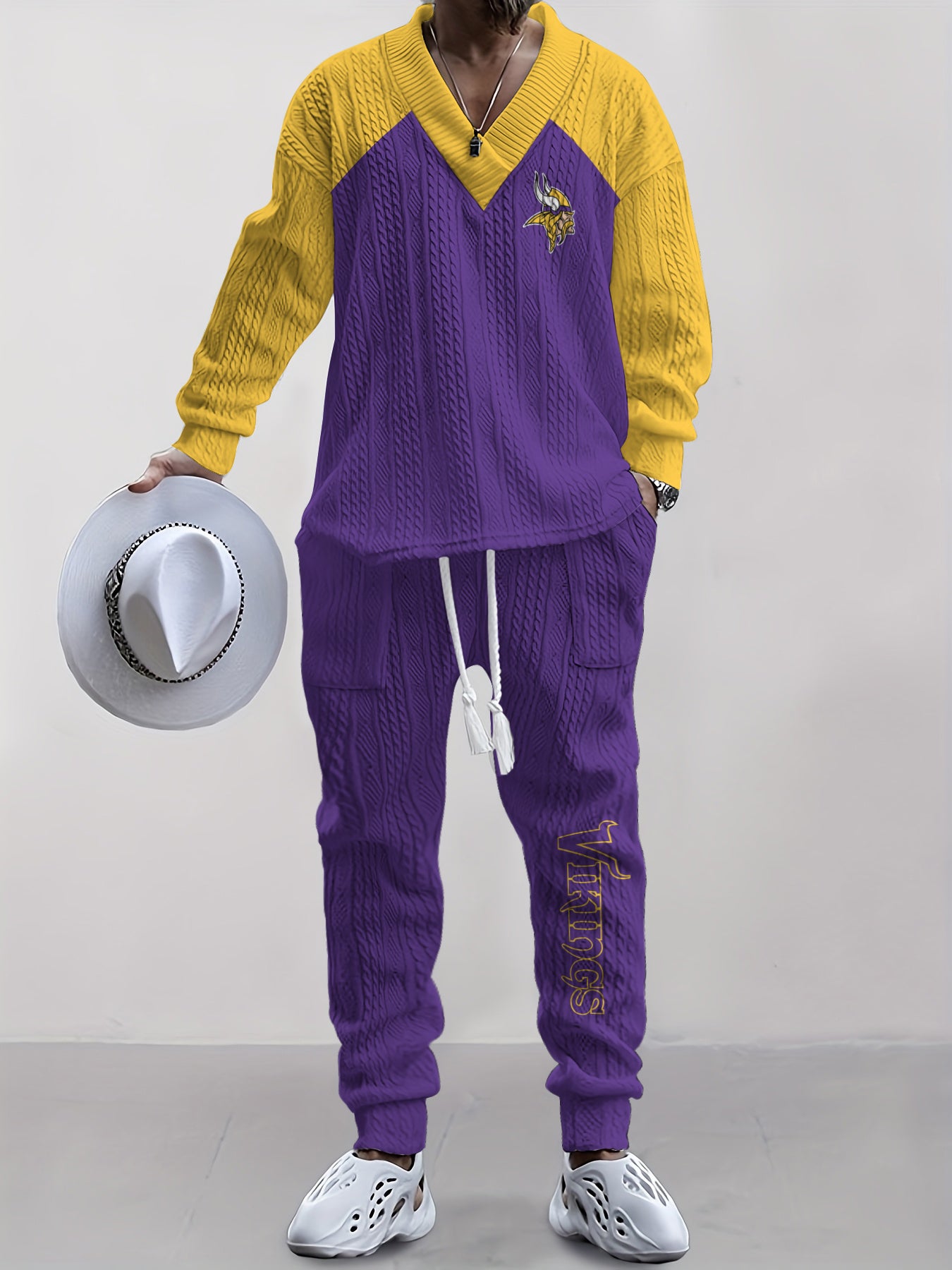 Minnesota Vikings Classic All-Season Long Sleeve V-Neck Pullover Sweater