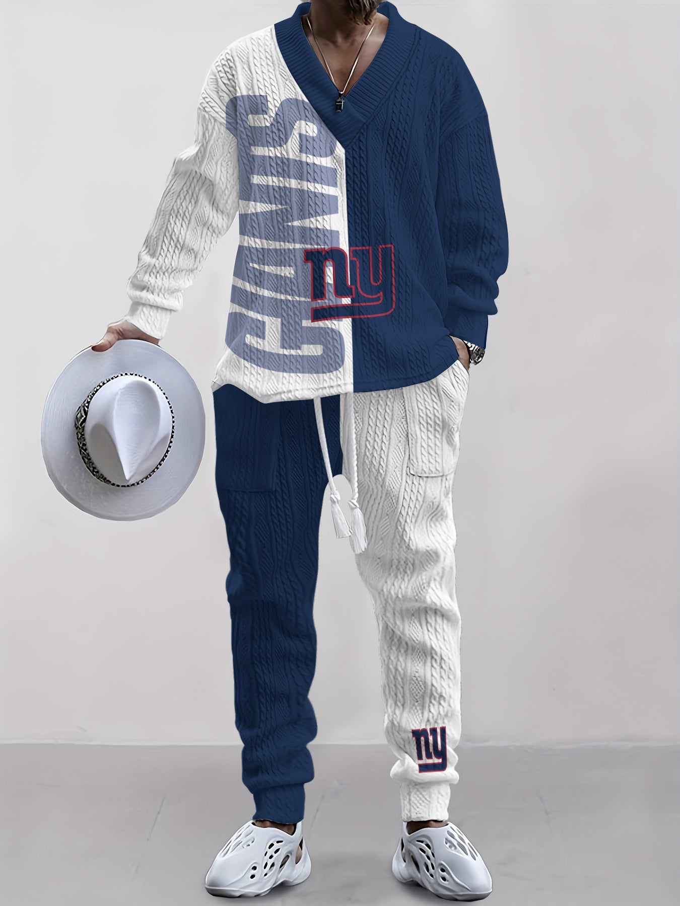 New York Giants Classic All-Season Long Sleeve V-Neck Pullover Sweater