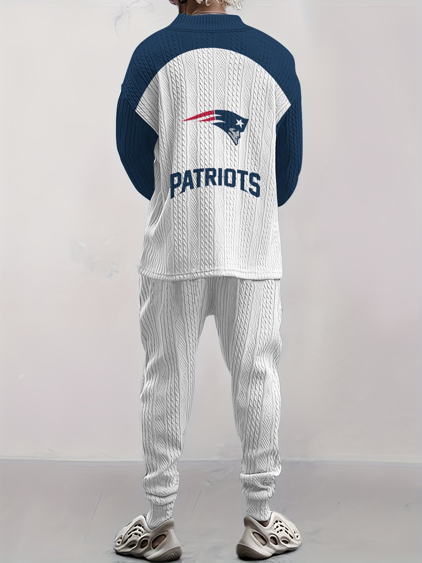 New England Patriots Classic All-Season Long Sleeve V-Neck Pullover Sweater