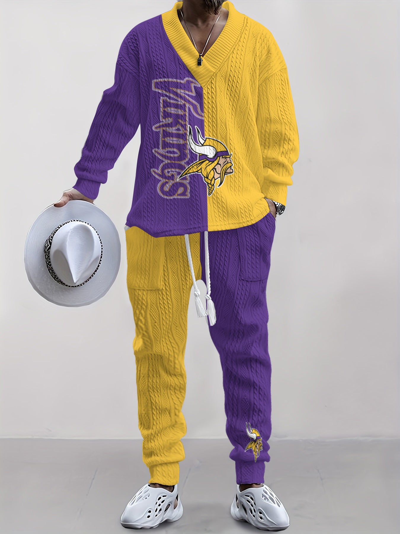 Minnesota Vikings Classic All-Season Long Sleeve V-Neck Pullover Sweater