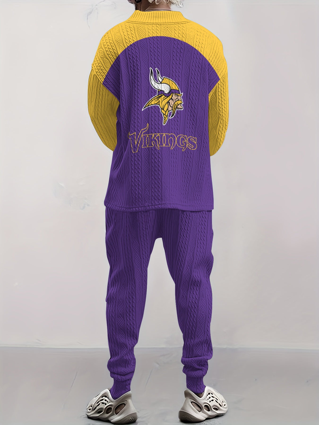 Minnesota Vikings Classic All-Season Long Sleeve V-Neck Pullover Sweater