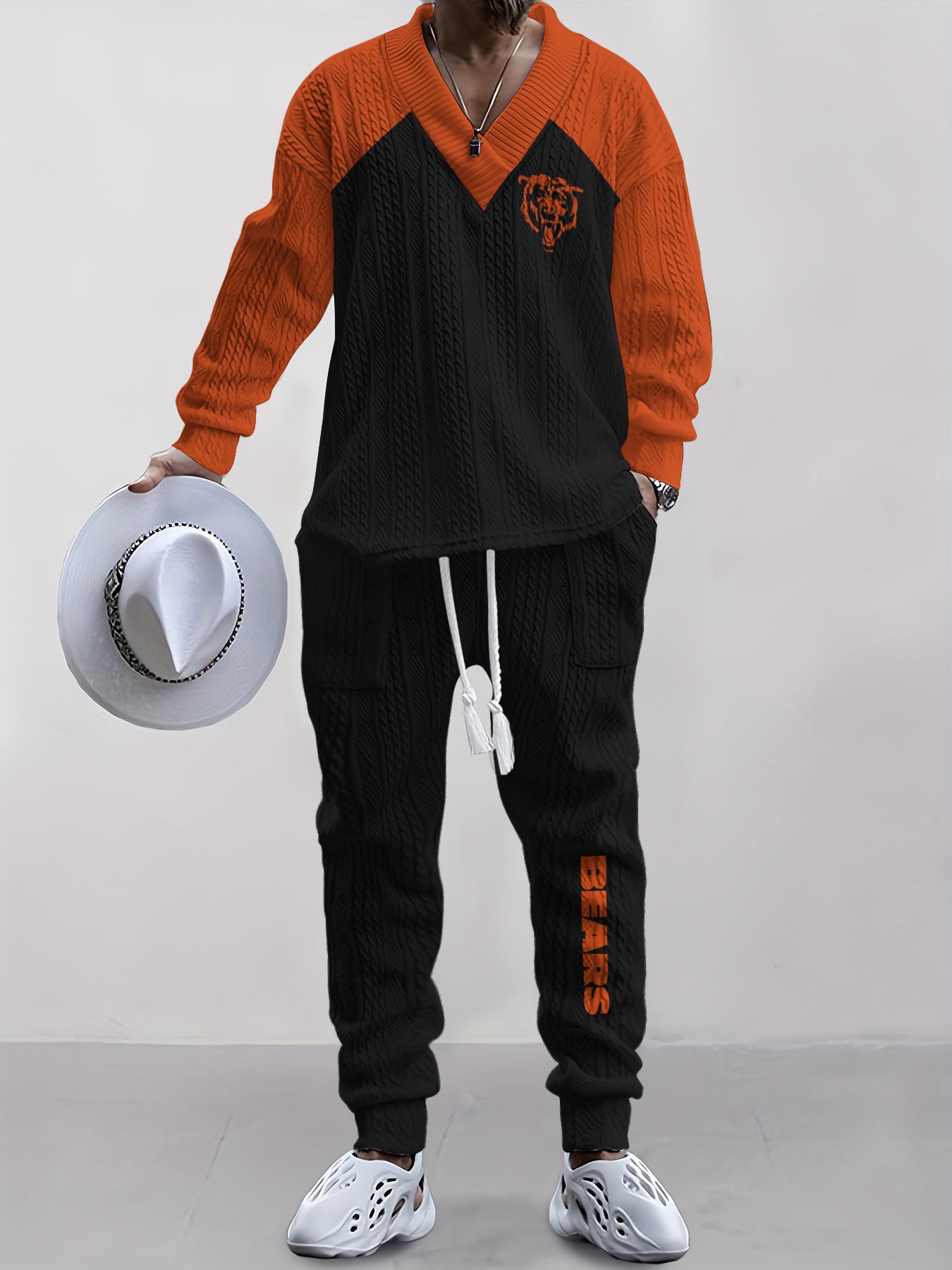 Chicago Bears Classic All-Season Long Sleeve V-Neck Pullover Sweater