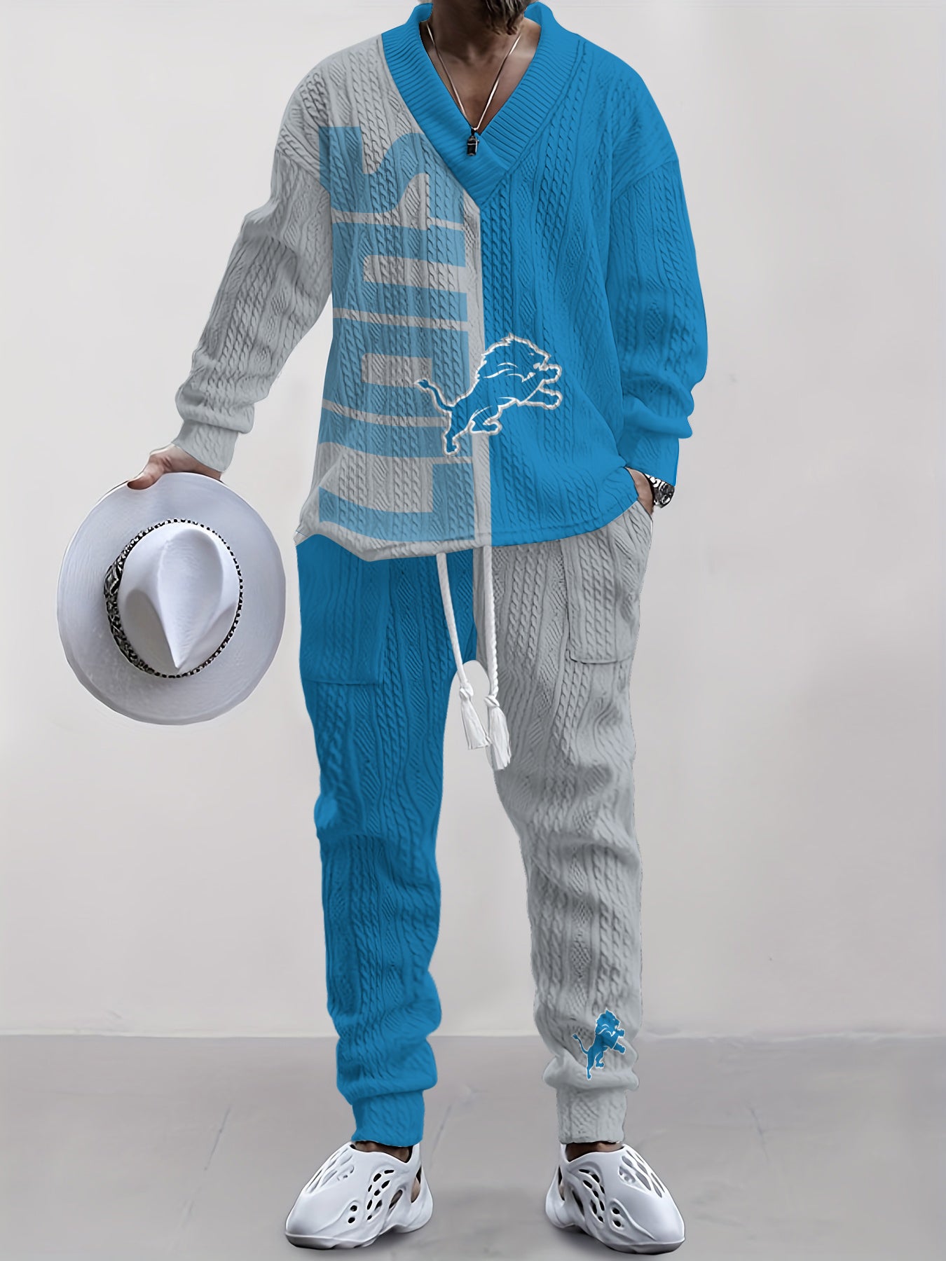 Detroit Lions Classic All-Season Long Sleeve V-Neck Pullover Sweater