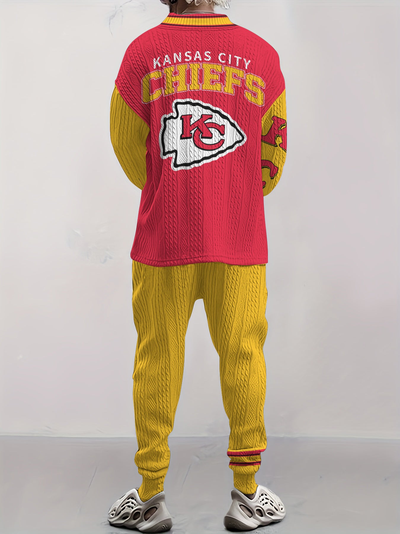 Kansas City Chiefs Classic All-Season Long Sleeve V-Neck Pullover Sweater