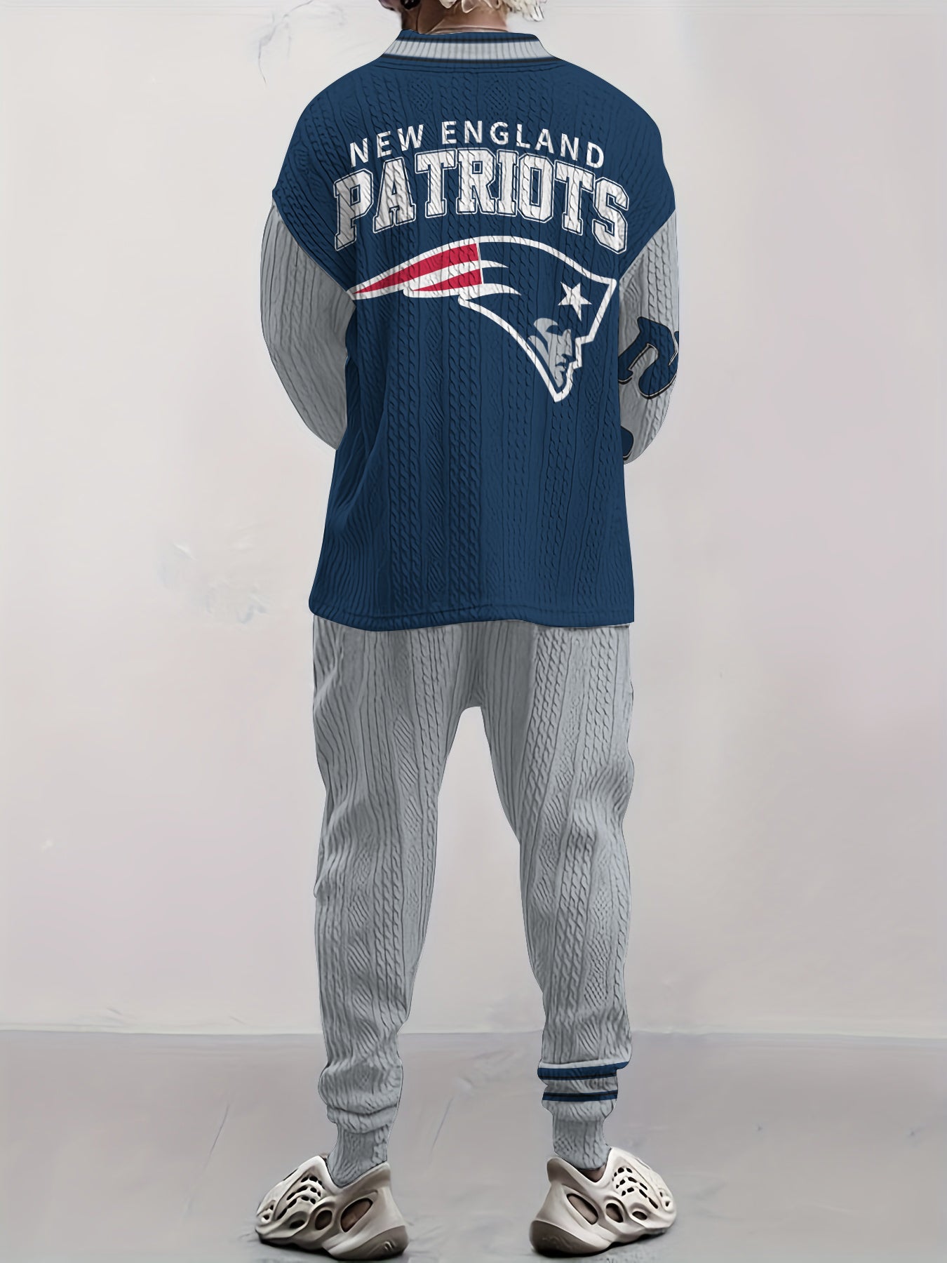 New England Patriots Classic All-Season Long Sleeve V-Neck Pullover Sweater