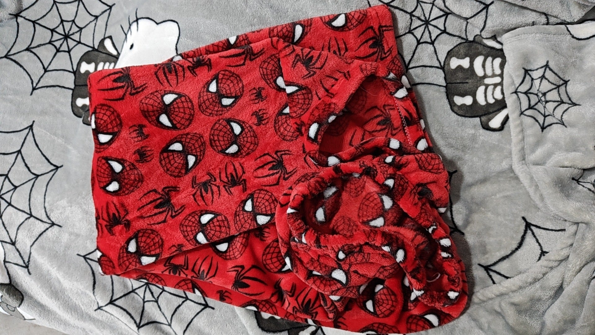 Cotton Velvet Hello Kitty Spider-man Loose Pajama Set with Long Pants