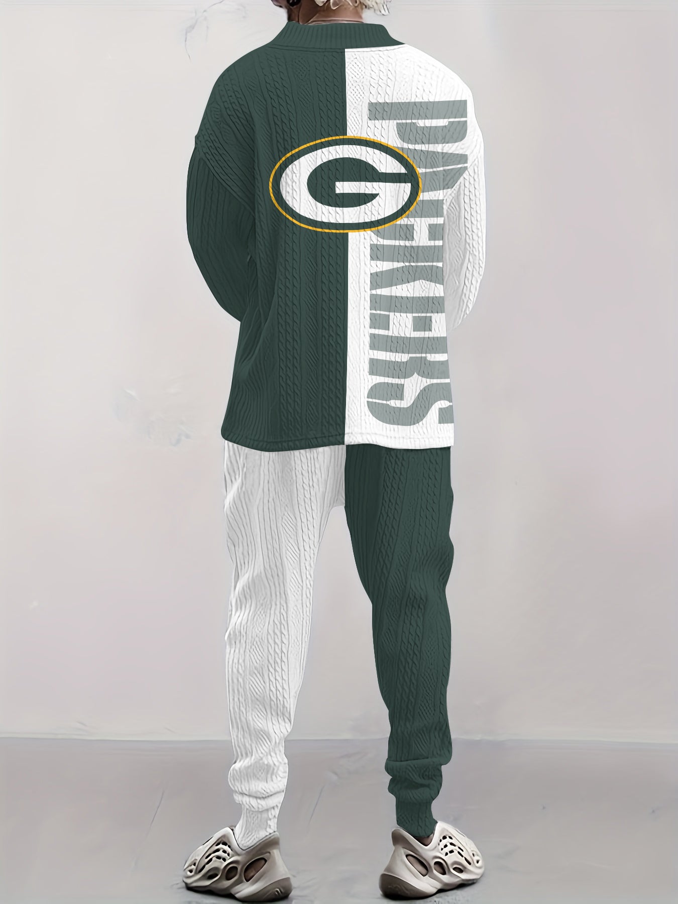 Green Bay Packers  Classic All-Season Long Sleeve V-Neck Pullover Sweater