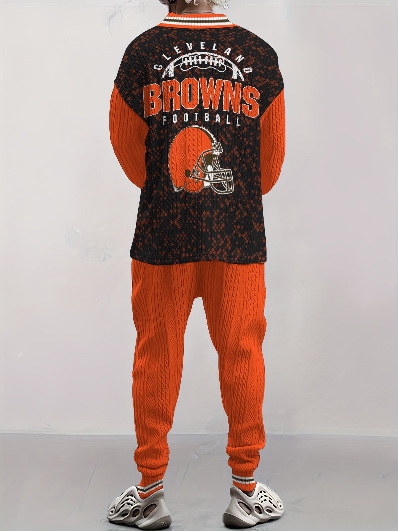 Cleveland Browns  Classic All-Season Long Sleeve V-Neck Pullover Sweater