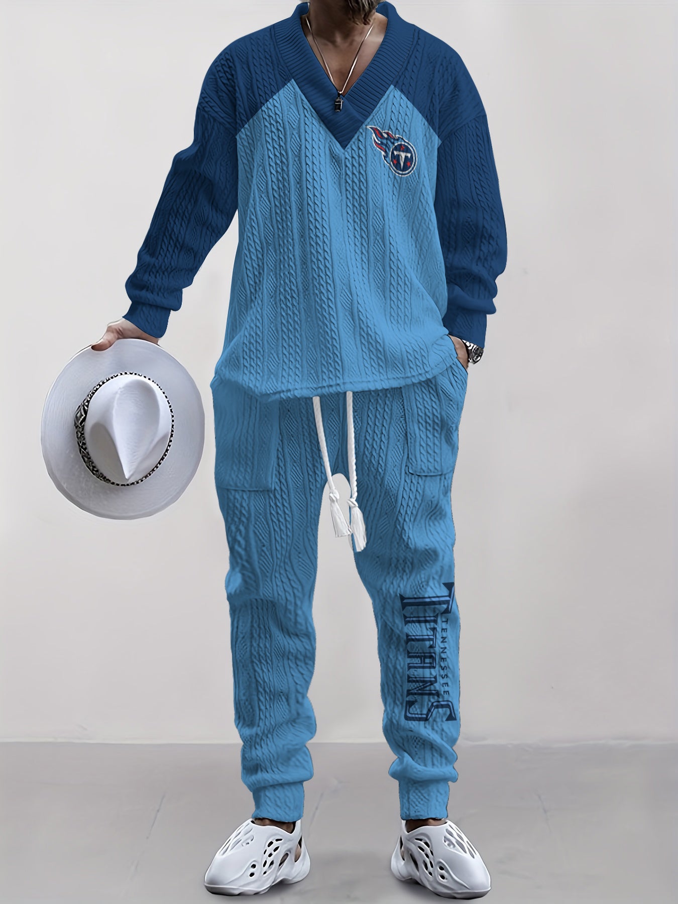 Tennessee Titans Classic  All-Season Long Sleeve V-Neck Pullover Sweater