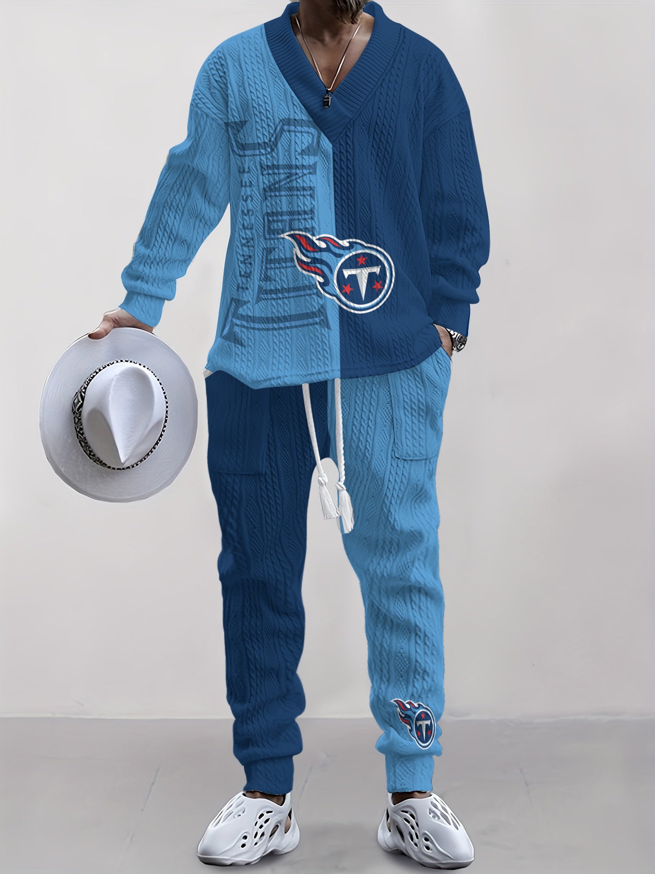 Tennessee Titans  Classic All-Season Long Sleeve V-Neck Pullover Sweater